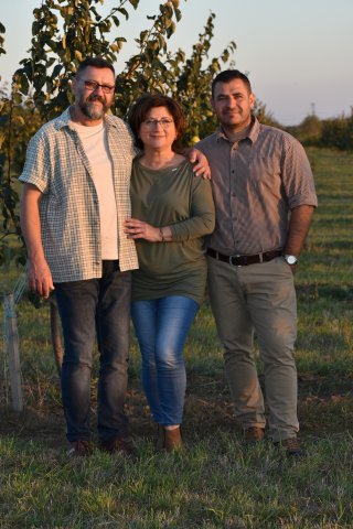 Bükkábrány birs ültetvény - Jakab János szülőkkel